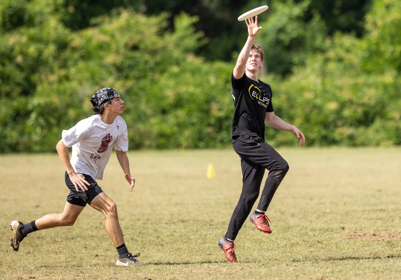 Franky Clark skying for a catch in an Eclipse jersey